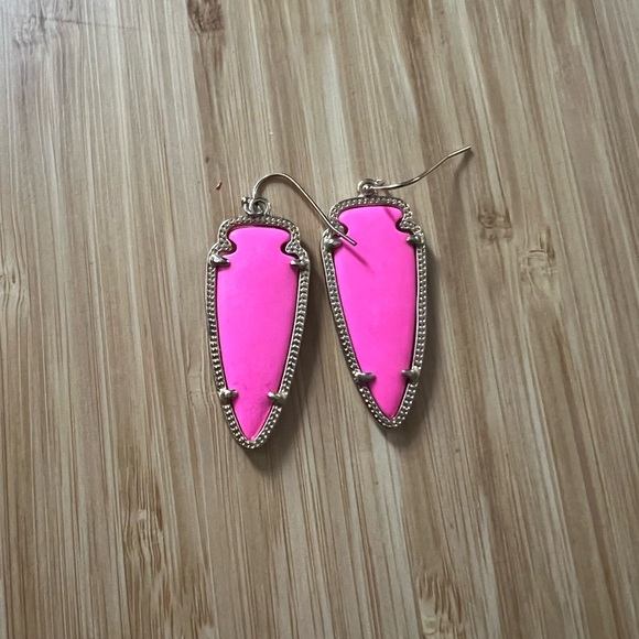 Kendra Scott Neon Pink Earrings - Picture 1 of 2